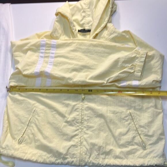 Forever 21 women’s windbreaker - Picture 4 of 5